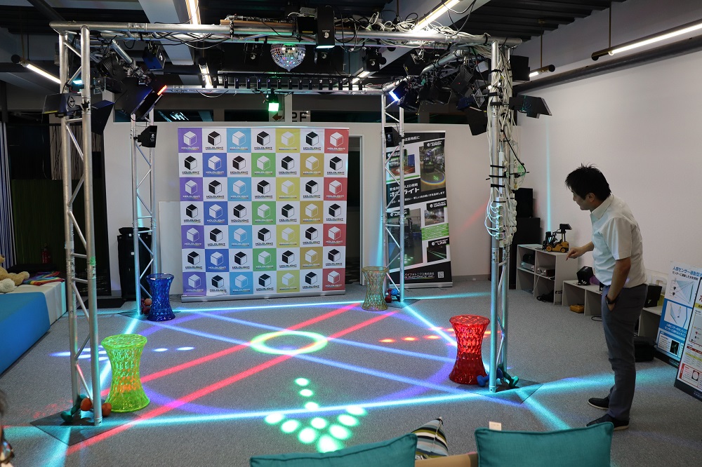 静岡発】光パターン形成LED照明、労働災害防止やイベント用途で世界が