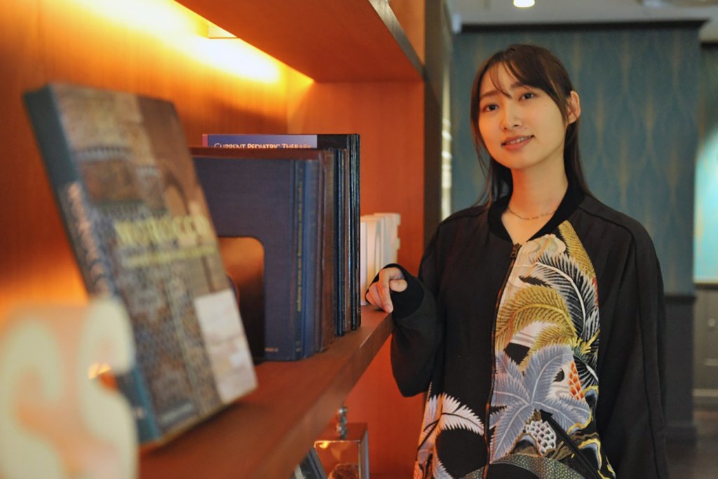 書店応援団④三味線奏者 駒田早代さん「ご褒美のクオカードで本屋さん