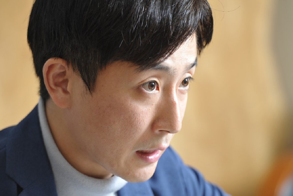 松村 井上 樋口 4種 書店応援団⑨千代田区長・樋口高顕さん「子どものころから“本の虫”。本